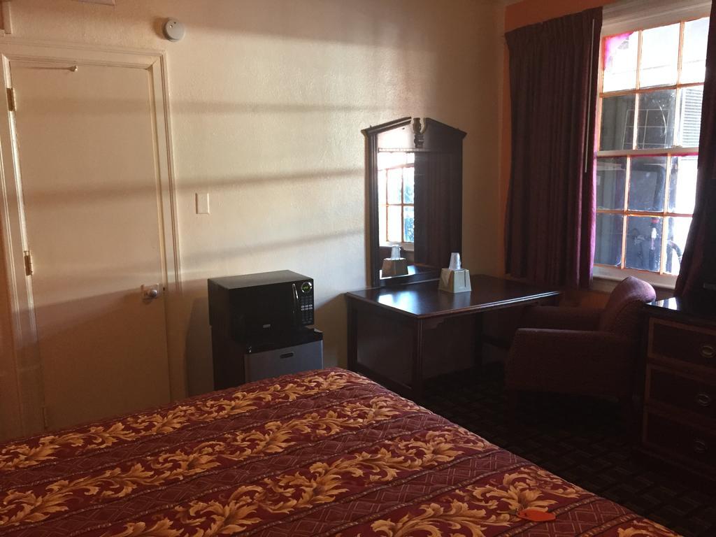 Budget Inn Downtown موبايل المظهر الخارجي الصورة