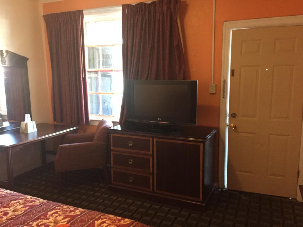 Budget Inn Downtown موبايل المظهر الخارجي الصورة